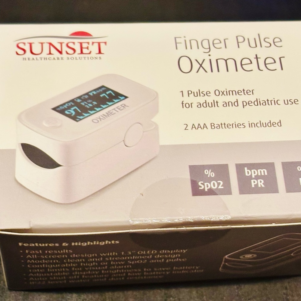 Sunset Healthcare White Finger Pulse Oximeter. Brand New!